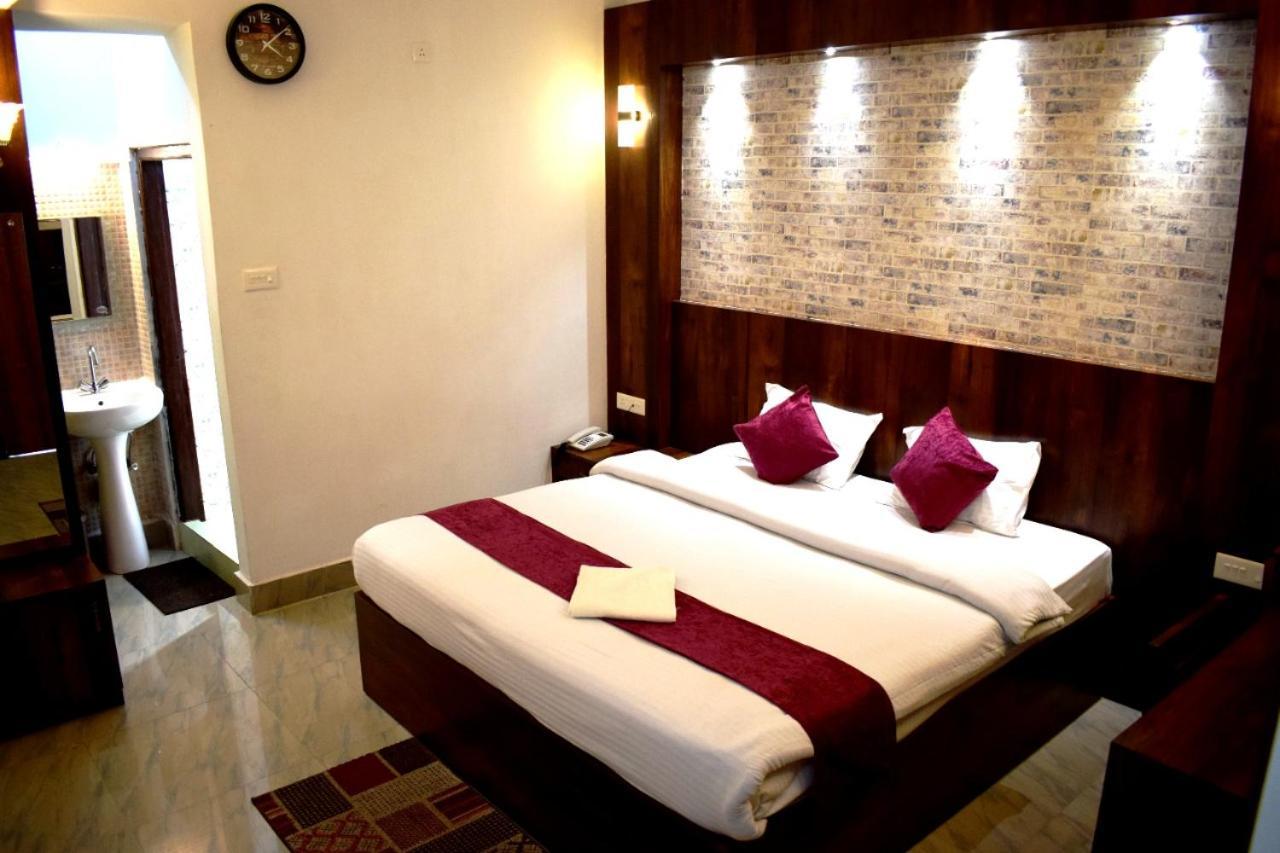 Lily Guest House 西隆 外观 照片
