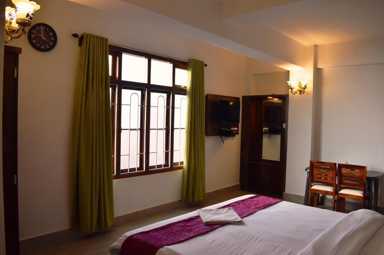 Lily Guest House 西隆 外观 照片
