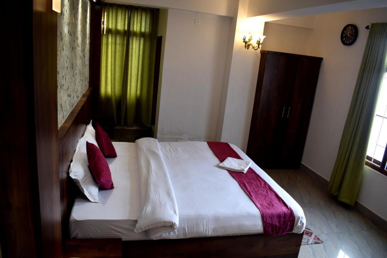 Lily Guest House 西隆 外观 照片