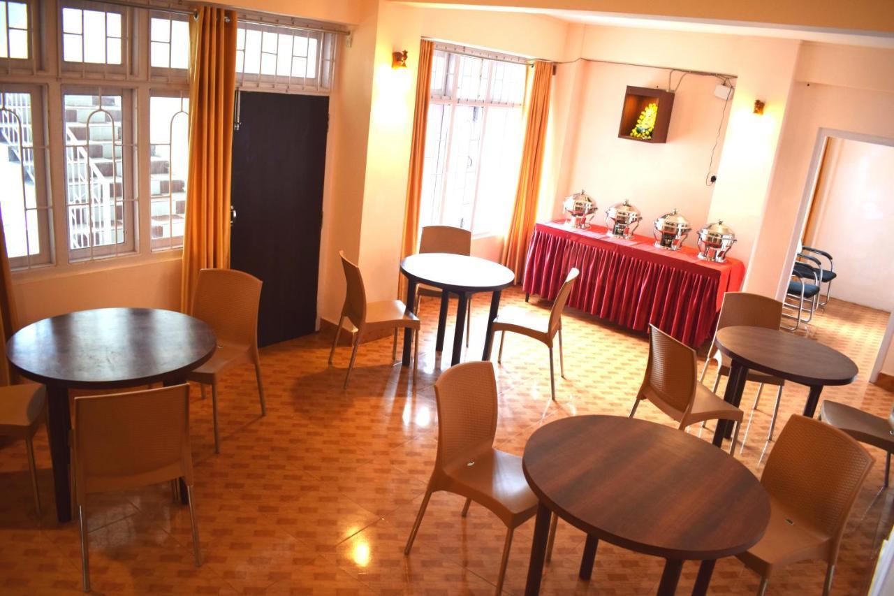 Lily Guest House 西隆 外观 照片